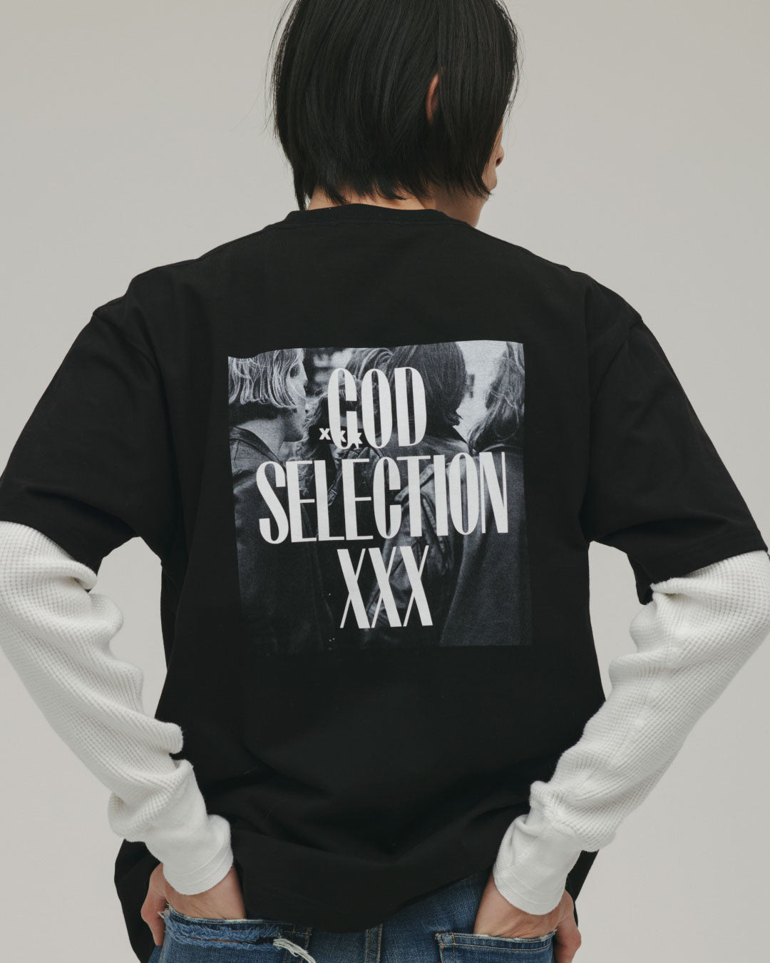 Close Up Photo Tee