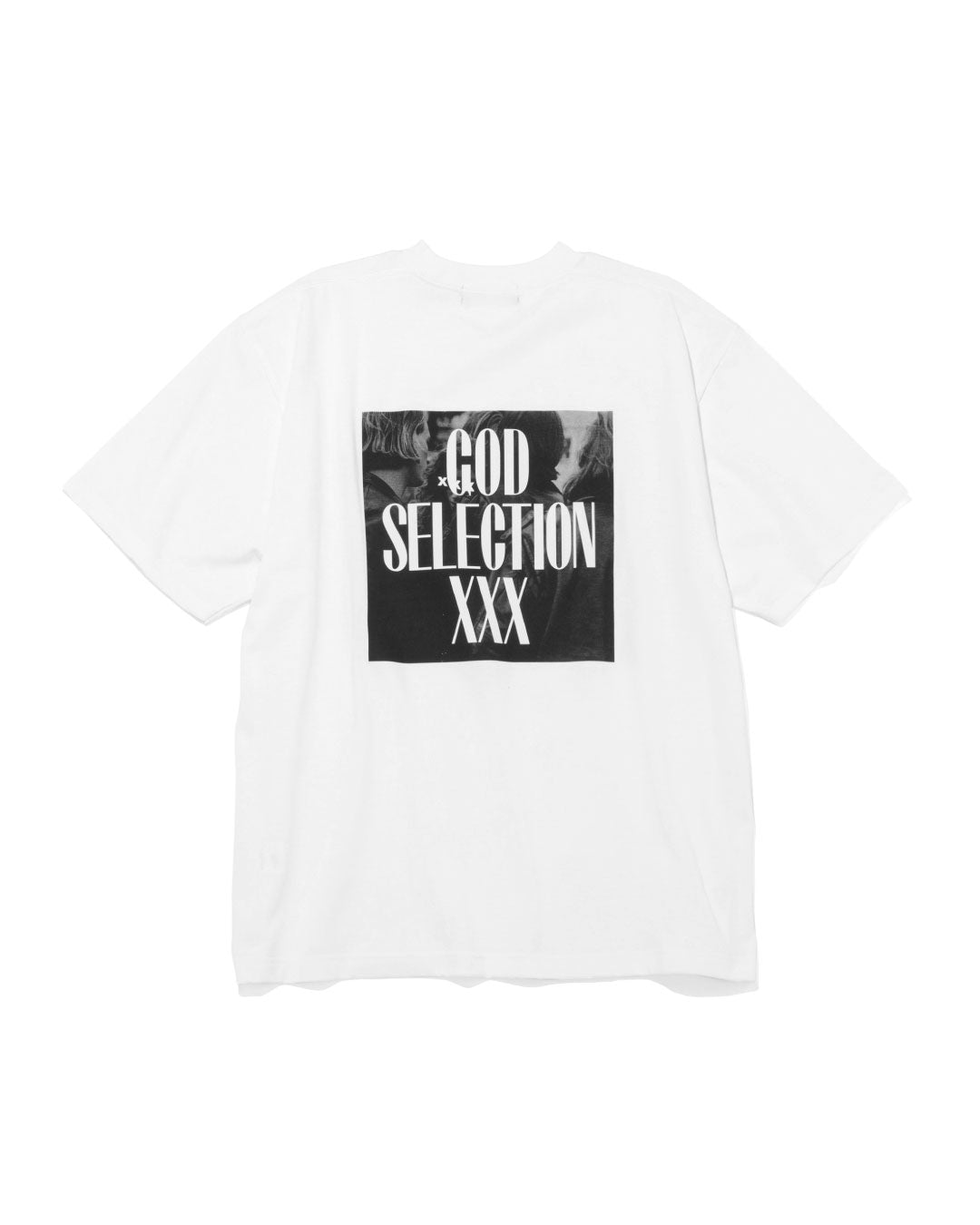 Close Up Photo Tee